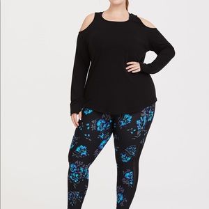 Torrid❤️Black peekaboo French Terry Activewear Top